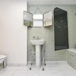 Appartement Elegant - 3br-8p - Gare De L'est *